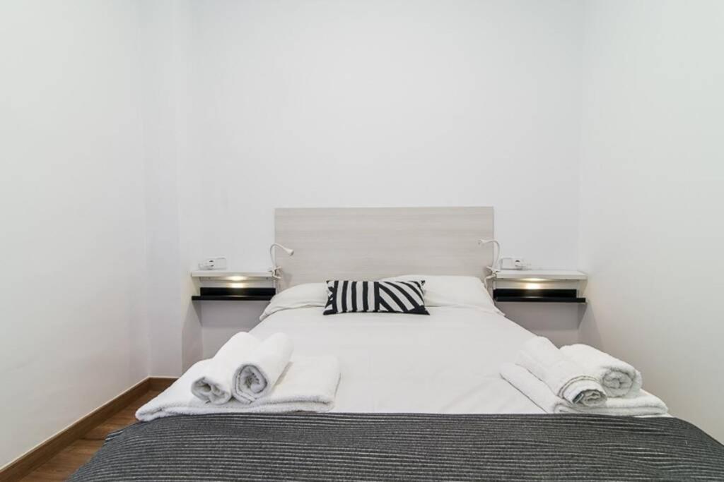 #15Pin-2 Apartamento De Un Dormitorio Plaza Castilla Мадрид Екстериор снимка